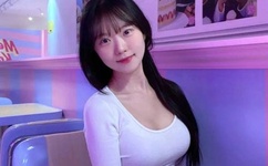 日日碰狠狠躁久久躁AV